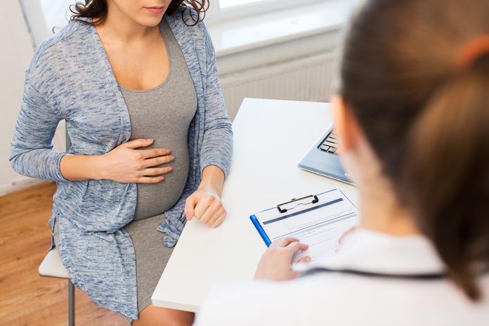 Amniocenteza u trudnoći: Šta svaka buduća majka treba da zna o rizicima, proceduri i iskustvima drugih žena