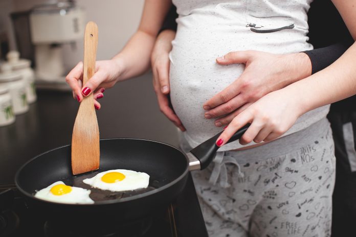 Trudnoća i jaja: Bezbedna konzumacija, nutritivne prednosti i stručni saveti za buduće mame
